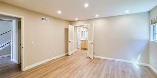 Luxurious Coastal Living: Fully Remodeled 3-Bed, 3.5-Bath with Ocean Views in Sea Point Gallery 19