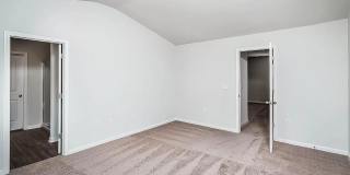 Room in 4 Bedroom Home at Nia Rd Gallery 9
