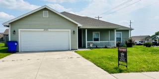 Spring Valley Location! Beautiful Single-Family Home Gallery 3