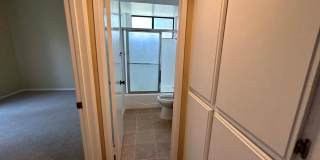 Spacious 3 bedroom 2.5 bath Condo for rent in Woodland Hills! Gallery 28