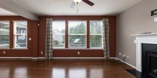 Gorgeous LARGE Family Home! Gallery 13