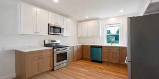 Beautifully Updated Two Bedroom Townhouse! Gallery 1