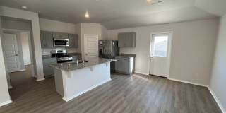 Pre-Leasing Now! Discover Modern Living in This 4-Bedroom, 2-Bath Home at Cottages at Clear Creek Gallery 6