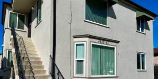 2 Bed, 1 Bath in Central SD. Water/Trash/Parking Included Gallery 1