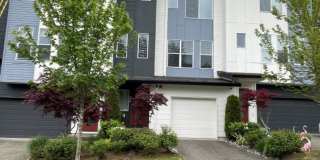 4bd/3.5ba Lynnwood Townhouse Gallery 1