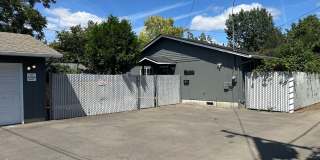 Beautifully updated 3 bedroom, 1 bath house in Eugene! Gallery 1