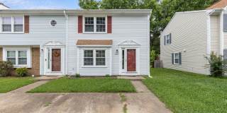 3BR/1.5BA End-Unit Townhome in Chesapeake—Comfort, Convenience & Quick Access to Bases and Hospitals Gallery 1