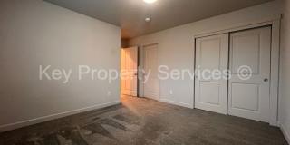Woodland Townhome with Huge Tandem Garage Gallery 14