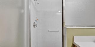 1808 PEACHTREE AVENUE Gallery 21