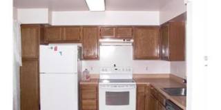 Spacious townhouse, walk to METRO, pool, parking, all you could want! Gallery 5