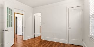 Spacious 3-Bedroom House in Oakland's Meadow Brook Gallery 14