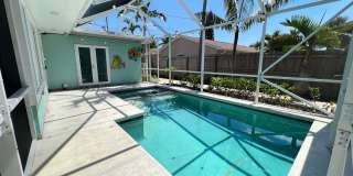 Spacious 3 Bedroom 2 Bath with Pool 2 Blocks from the Beach Gallery 3