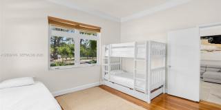 4340 Pine Tree Dr Gallery 15