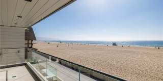 2428 The Strand Gallery 40