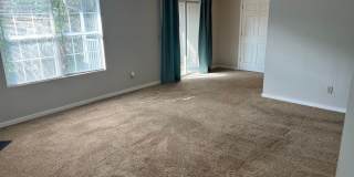Serene 2-Bed Oasis in North Charleston – Lush Surroundings & Modern Comforts Gallery 1