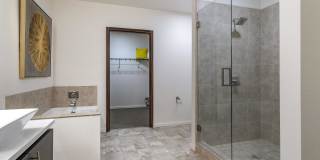 Yacht Harbor Club Gallery 29