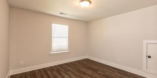 Single Family Home With Spacious Fenced Backyard! Gallery 32