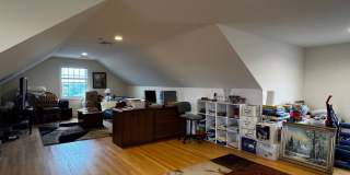621 E Olive Street Gallery 11
