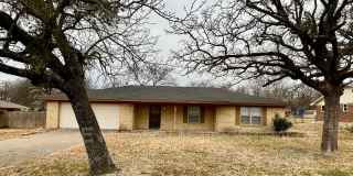 2608 Oaks Dr Gallery 1