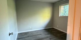 3 bedroom 1 bath duplex Gallery 10