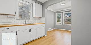 Stunning Renovated 3-Bedroom Bungalow Gallery 6