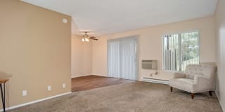 St. Charles Oaks Apartments Gallery 36