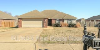 1592 Hutchinson St Gallery 1