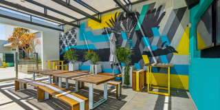 Nineteen 01 Gallery 23