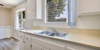 Roxanne Apartments Gallery 5