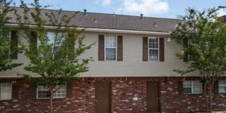 2 Bed 1.5 Bath Townhouse Gallery 1