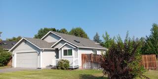 Charming Single-Level Home in Bend’s Mountain View Area Gallery 1