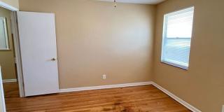 3617 1/2 North Drexel Boulevard Gallery 14
