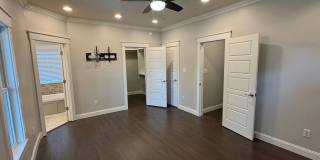 Great cottage house just off Ellington Pkwy-close to downtown! Gallery 26