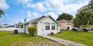 $1795 3br/1bath CUTE House w/ HUGE YARD Gallery 4