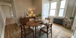 Renovated Large Five Bedroom 1.5 Bathroom In York! Gallery 1