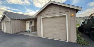 1 Bedroom / 1 Bathroom Cedar Creek Village Cottage Gallery 1