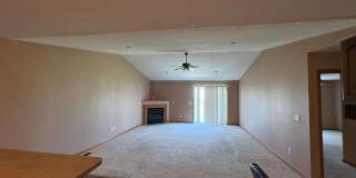 2-bedroom, 2-bath Duplex in Champaign, IL Gallery 10