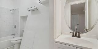 Room in 2 Bedroom Home at Wedgewood Dr Gallery 5