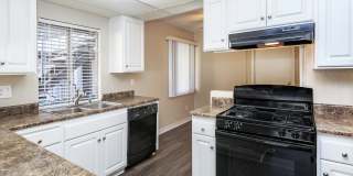 Carlyle Square Apartment Homes Gallery 45