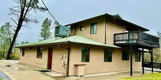 Custom Home – Live in this Vacation Home ONLY 10 minutes from downtown Redding Gallery 1