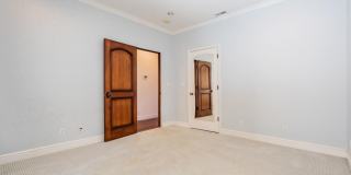 1127 Filbert St Gallery 29