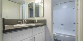 Oxford West Apartments Gallery 16