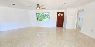 Charming 2BR/ 2BA/ 2 Car Garage - Near Phillippi Creek Charming 2BR/ 2BA/ 2 Car Garage - Near Phillippi Creek Gallery 5