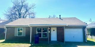 715 W Wood St Gallery 1