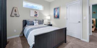 Furnished 3 Bed/Office Luxury Model Home on Westside Gallery 39