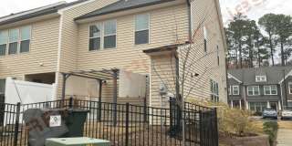 Beautiful End-Unit Townhome with Private Patio in MidTowne at Meridian – Durham Available on July 5! Gallery 21