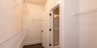 Single Family Home With Spacious Fenced Backyard! Gallery 22