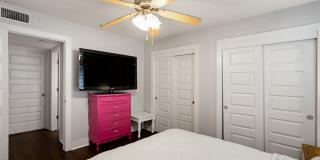 2 Bed 1 Bath Condo by UT and CapMetro Stop Gallery 16