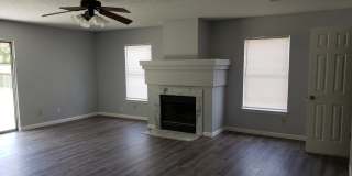 Huge 4 bed 2.5 bath house newly renovated Gallery 9