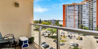 1351 NE Miami Gardens Dr Gallery 8